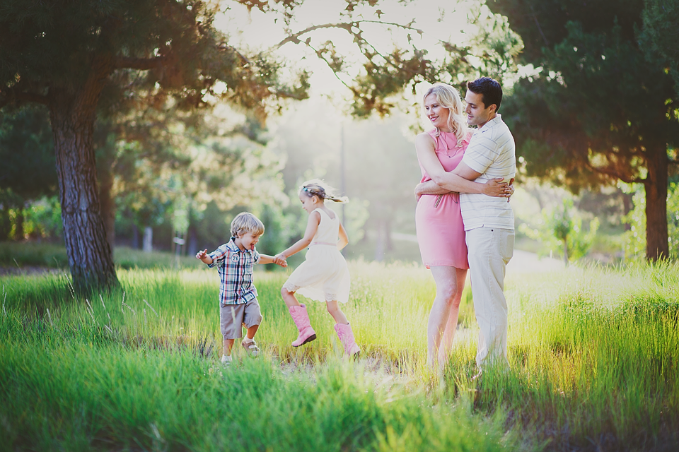 irvine jeffrey trail family session. family in park. family photo picture photography photographer orange county irvine los angeles san diego family portrait photography photographer